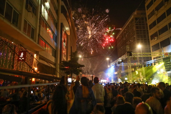 Street Party στη θρυλική Τρούμπα στον Πειραιά με χιλιάδες επισκέπτες