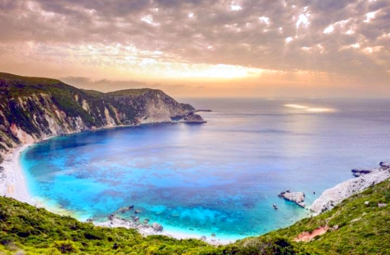 Telegraph: 20 top ερημικές παραλίες για βουτιές το Μάιο - οι 3 στην Ελλάδα