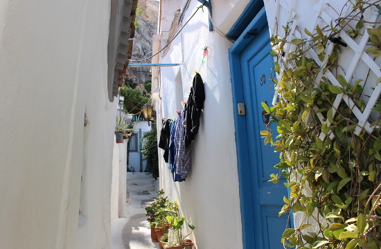 Πολλαπλασιάζονται τα Airbnb στις γειτονιές της Αθήνας - Το 76% των οικοδεσποτών διαχειρίζεται πάνω από 1 κατάλυμα