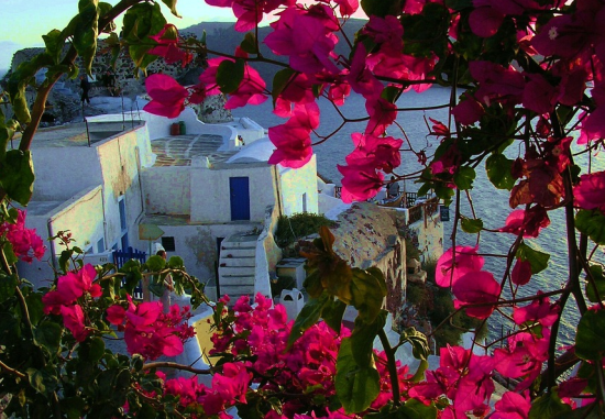 Η EasyJet holidays άνοιξε πρώτη τη σεζόν για Ελλάδα | Μετά τη Ρόδο ξεκινά η Σαντορίνη- προσθήκη 80 ξενοδοχείων