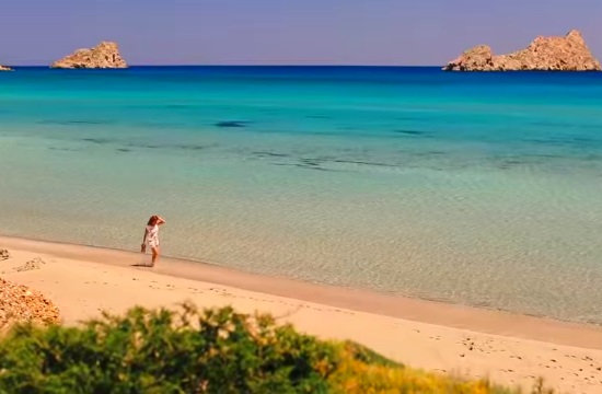 Άδειες για πλωτές εξέδρες σε τουριστικές επιχειρήσεις Λευκάδας και Κρήτης