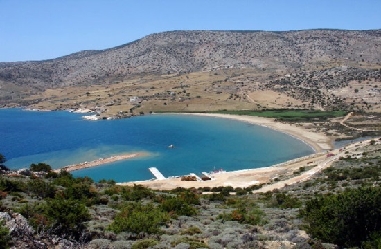 Μαρίνα στη θέση Πηδάλι στη Σύρο