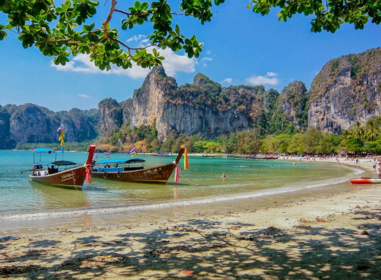 Φόρος 8 ευρώ στους επισκέπτες της Ταϊλάνδης από τον Ιούνιο