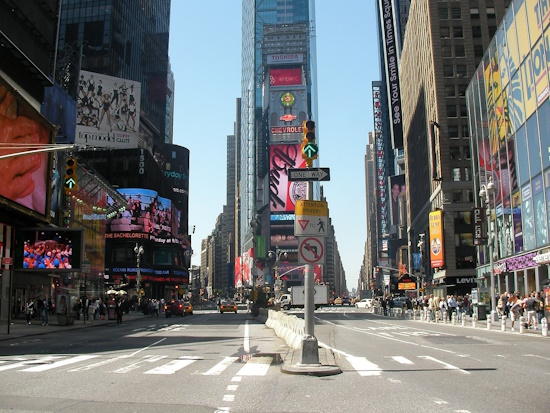 Η τουριστική Αθήνα διαφημίζεται στην πλατεία Times Square της Νέας Υόρκης