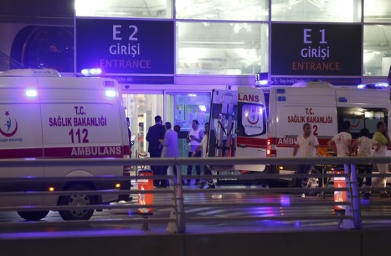 Τουλάχιστον 36 νεκροί από την τρομοκρατική επίθεση στο αεροδρόμιο Ατατούρκ της Κων/πολης