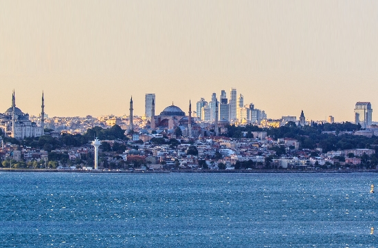 Τουρκικός τουρισμός: Ανεβαίνουν οι πληρότητες, πέφτουν τα έσοδα στα ξενοδοχεία