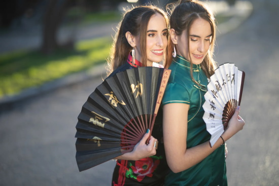Παραμένουν πρέσβειρες του ελληνικού τουρισμού στην Κίνα οι @greek_twins