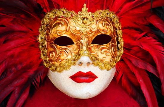 Με βενετσιάνικες μάσκες στο δείπνο των British Travel Awards