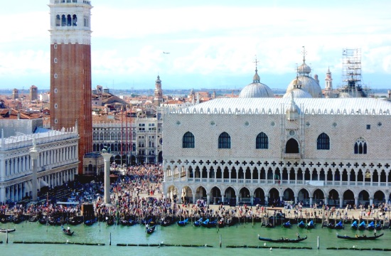 Η Βενετία διαχωρίζει τους τουρίστες από τους ντόπιους