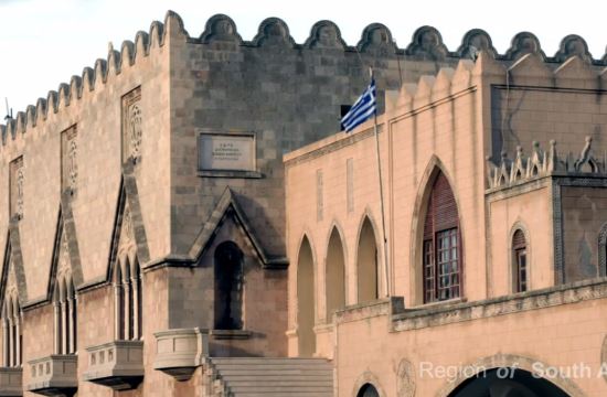 Κοινωνικός τουρισμός: Eπιπλέον διανυκτερεύσεις και επιδότηση για διακοπές στη Ρόδο