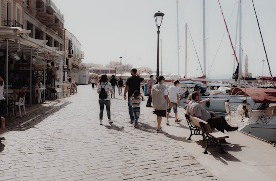 Πάνω από 9.000 επισκέπτες στα Χανιά σε μία μέρα – Τριπλή άφιξη κρουαζιερόπλοιων στη Σούδα
