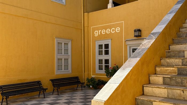 ΕΟΤ | Έκθεση στην Ύδρα με τις ιστορικές αφίσες του ελληνικού τουρισμού