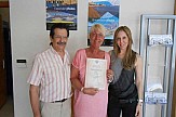 Ο Δήμος Ρόδου τίμησε τη Δανή Ghita Lund, που επισκέπτεται το νησί επί 45 χρόνια
