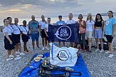 Aurinkomatkat: Καθαρισμός του βορειοδυτικού τμήματος της ακτής της Ρόδου με τη βοήθεια τουριστών