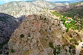 Περιήγηση από ψηλά στο μεσαιωνικό χωριό Ανάβατος της Χίου