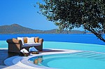 Travel + Leisure: Το Katikies Santorini ανάμεσα στα 500 καλύτερα ξενοδοχεία στον κόσμο για το 2024