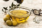 Το πρώτο Olive Oil Bar στην Ελλάδα στο  Yoleni’s Flagship Store