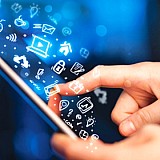 “Mobile is the king” | 3,8 τρισ. ώρες στο κινητό τους αφιέρωσαν οι χρήστες το 2021