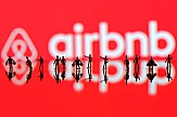 Οι Βρετανοί καταχωρούν τα σπίτια τους στην Airbnb για να κάνουν διακοπές