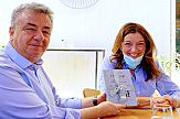 Συνάντηση Αρναουτάκη με τη Βικτόρια Χίσλοπ στα γυρίσματα της νέας σειράς μυθοπλασίας της ΕΡΤ "Καρτ ποστάλ"