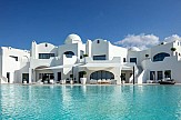 Anantara Santorini Abu Dhabi Retreat | Νέο ξενοδοχείο στα Εμιράτα εμπνευσμένο από τη Σαντορίνη