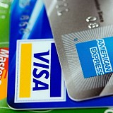 ΕΕ | Καλύτερη ενημέρωση των καταναλωτών από τις πιστωτικές κάρτες ώστε να αποφεύγονται κρυφές χρεώσεις