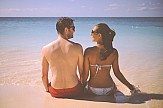 Οι χρήστες των dating app αναζητούν καλοκαιρινούς έρωτες στα Ελληνικά νησιά το 2023 - Η νέα τάση "wanderlove"