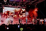 Ο Γιώργος Νταλάρας στη σκηνή των συναυλιών της ΔΕΘ