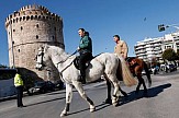 Ιππικό υπερθέαμα στο κέντρο της Θεσσαλονίκης - Περήφανα άλογα κάλπασαν στους δρόμους (βίντεο – φωτογραφίες)