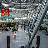 Τουρισμός | Αυξήθηκαν οι νεότεροι επιβάτες και οι γυναίκες στα γερμανικά αεροδρόμια