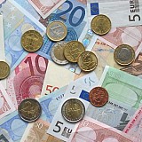 Ευρωβαρόμετρο: Ισχυρή η στήριξη των Ευρωπαίων για το ευρώ, τον Μηχανισμό Ανάκαμψης και το SURE