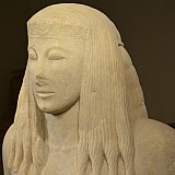 Η Κόρη της Θήρας κεντρικό έκθεμα του Αρχαιολογικού Μουσείου Θήρας