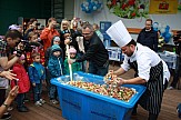 Ρεκόρ Γκίνες: Ετοιμάζεται ελληνική σαλάτα 20 τόνων (!) στην Κόκκινη Πλατεία της Μόσχας