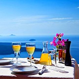 Οι ξενοδόχοι το ομολογούν: Έχουν ξεφύγει οι τιμές σε ξενοδοχεία και εστιατόρια της Κρήτης