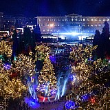 Φαντασμαγορική η φωταγώγηση του Χριστουγεννιάτικου Δέντρου στην Πλατεία Συντάγματος