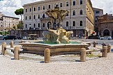 Απαγορευμένη δροσιά στα σιντριβάνια της Ρώμης