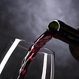 Καταρρίπτεται ο μύθος για το κόκκινο κρασί – Οι επιπτώσεις του στην υγεία