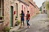 Airbnb: Πάνω από τους μισούς ιδιοκτήτες σπιτιών είναι γυναίκες